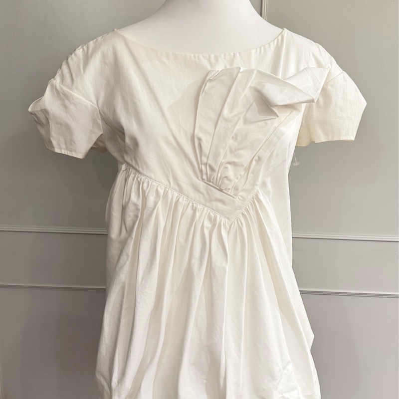 《新歡舊愛》新品正品Miu miu 白色立体剪裁上衣/40/S-1