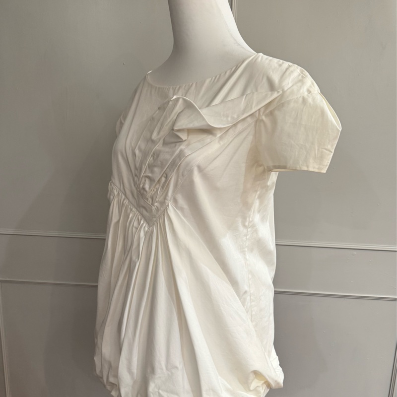 《新歡舊愛》新品正品Miu miu 白色立体剪裁上衣/40/S-2