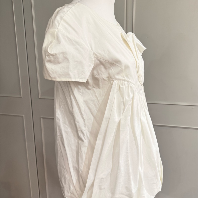 《新歡舊愛》新品正品Miu miu 白色立体剪裁上衣/40/S-3