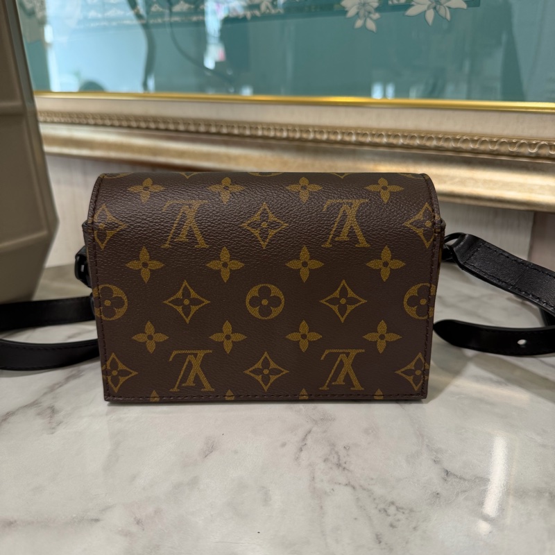 LV 原花Steamer黑釦下蓋前迴紋針鏈帶肩斜背包M83613-1