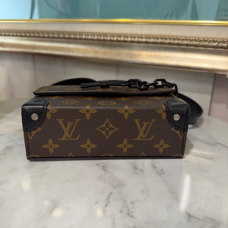 LV 原花Steamer黑釦下蓋前迴紋針鏈帶肩斜背包M83613-4
