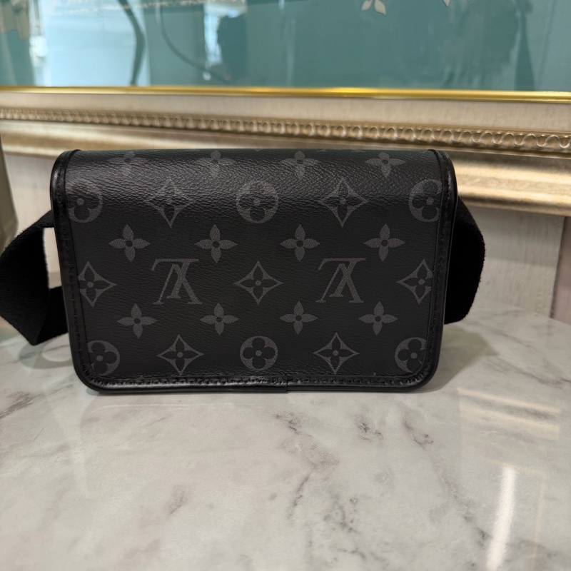 LV 原花Steamer黑釦下蓋前迴紋針鏈帶肩斜背包M83613-1