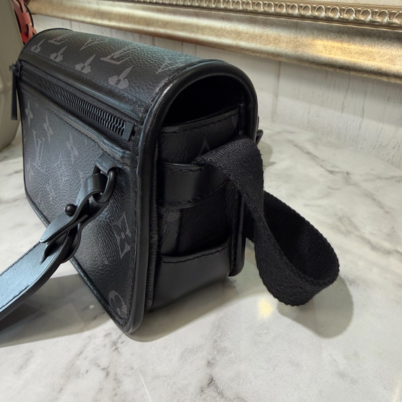 LV 原花Steamer黑釦下蓋前迴紋針鏈帶肩斜背包M83613-2