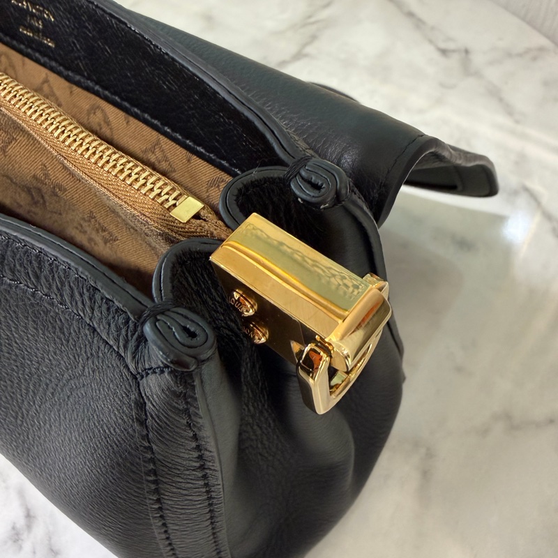 LV 黑牛皮Doupline Soft MM金釦肩斜背包M25209-7