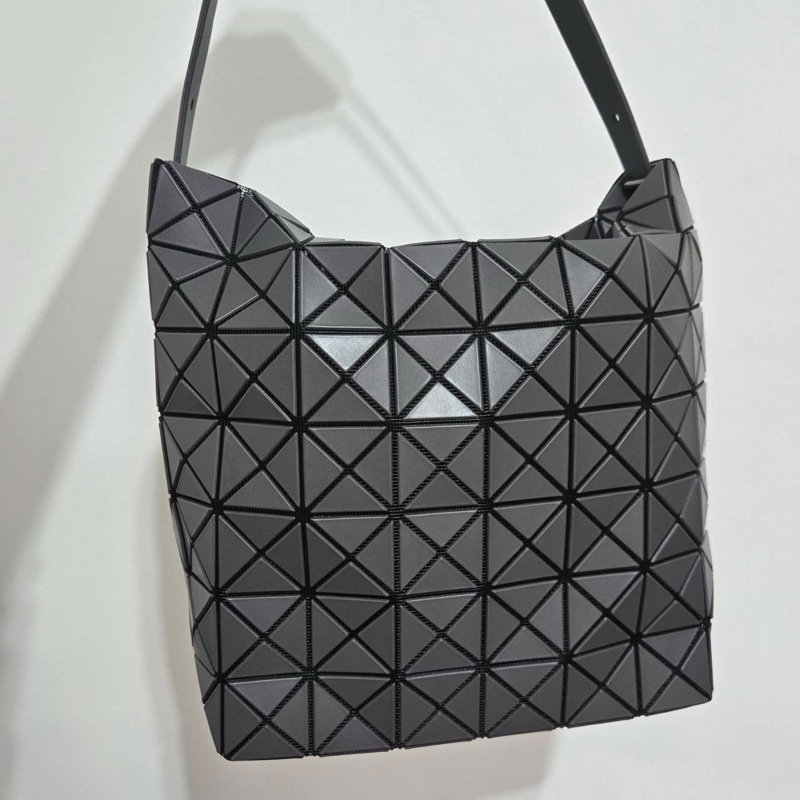 Issey Miyake 三宅一生 BaoBao 大號 valley 灰色 hobo包-1