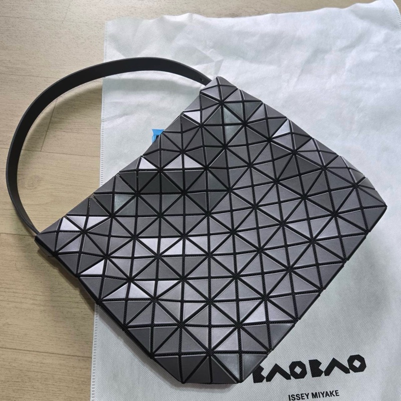 Issey Miyake 三宅一生 BaoBao 大號 valley 灰色 hobo包-3