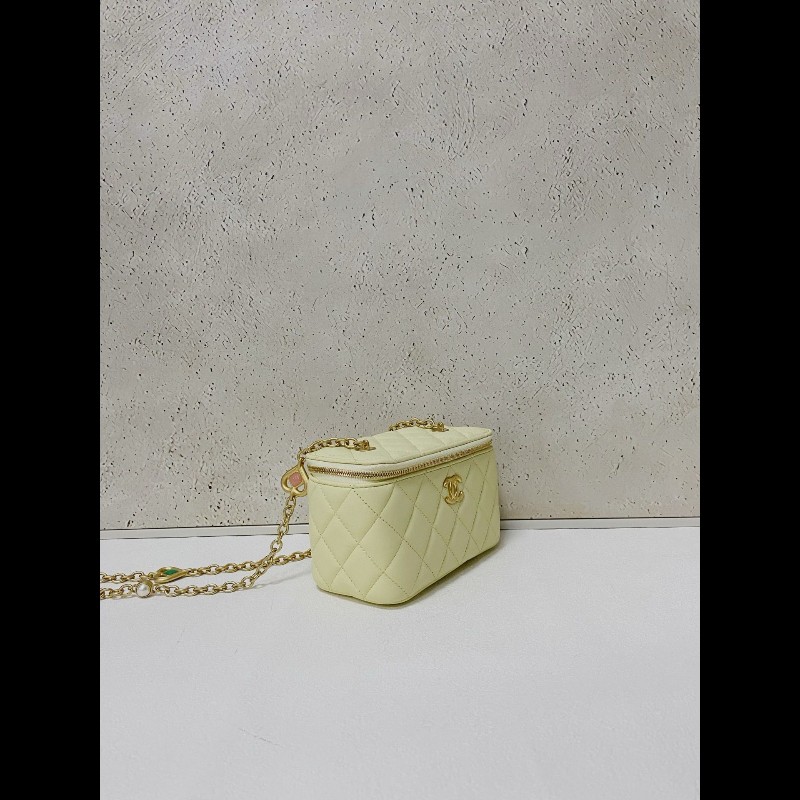 Chanel vanity Case 
盒子包-3