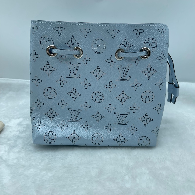 路易威登/Louis Vuitton Bella M21144    月光女神鏤花穿孔抽繩開合水桶包手提包單肩包斜挎包 藍色芯片款-2