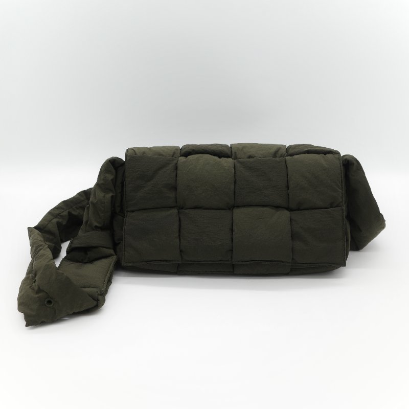 Bottega Veneta 寶緹嘉 Padded Tech Cassette 卡其綠色 填充尼龍 2x4 八格 Intrecciato 編織斜背卡帶包-1