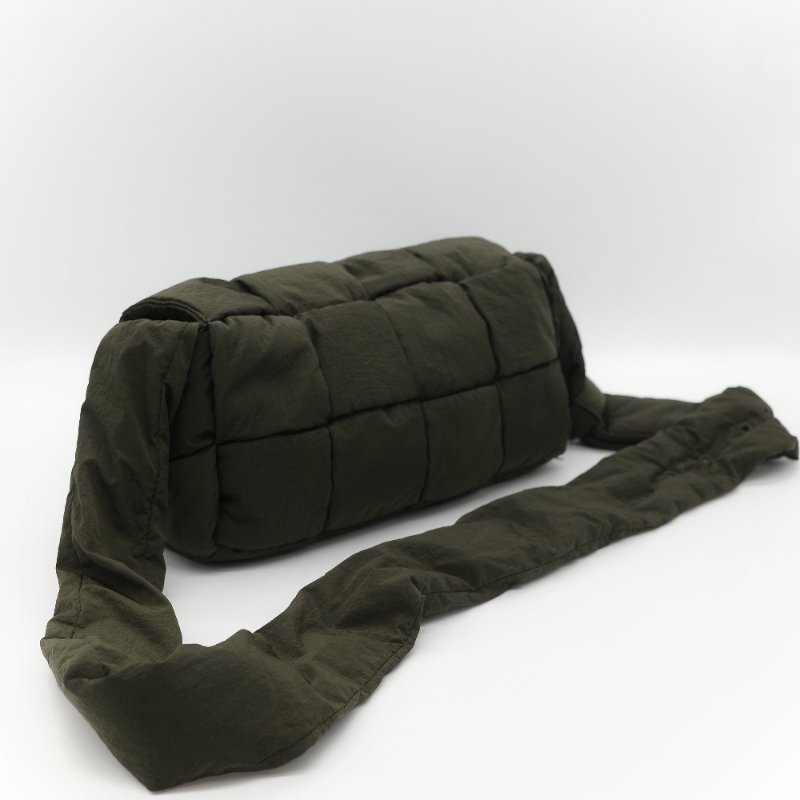 Bottega Veneta 寶緹嘉 Padded Tech Cassette 卡其綠色 填充尼龍 2x4 八格 Intrecciato 編織斜背卡帶包-5