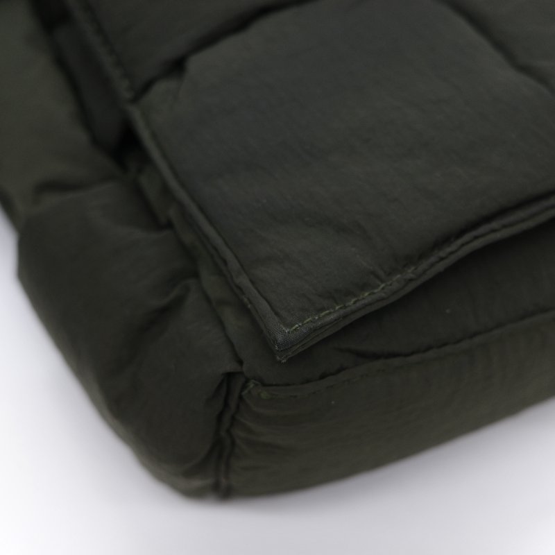 Bottega Veneta 寶緹嘉 Padded Tech Cassette 卡其綠色 填充尼龍 2x4 八格 Intrecciato 編織斜背卡帶包-10
