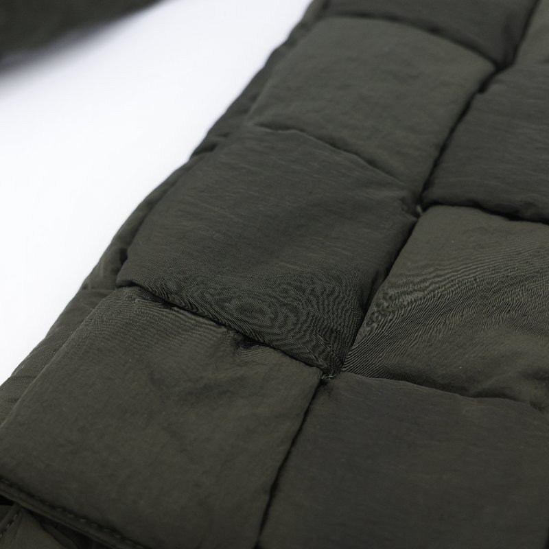 Bottega Veneta 寶緹嘉 Padded Tech Cassette 卡其綠色 填充尼龍 2x4 八格 Intrecciato 編織斜背卡帶包-13