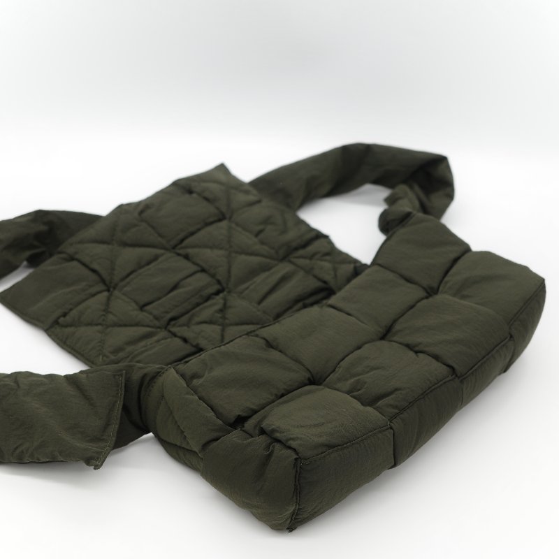 Bottega Veneta 寶緹嘉 Padded Tech Cassette 卡其綠色 填充尼龍 2x4 八格 Intrecciato 編織斜背卡帶包-14