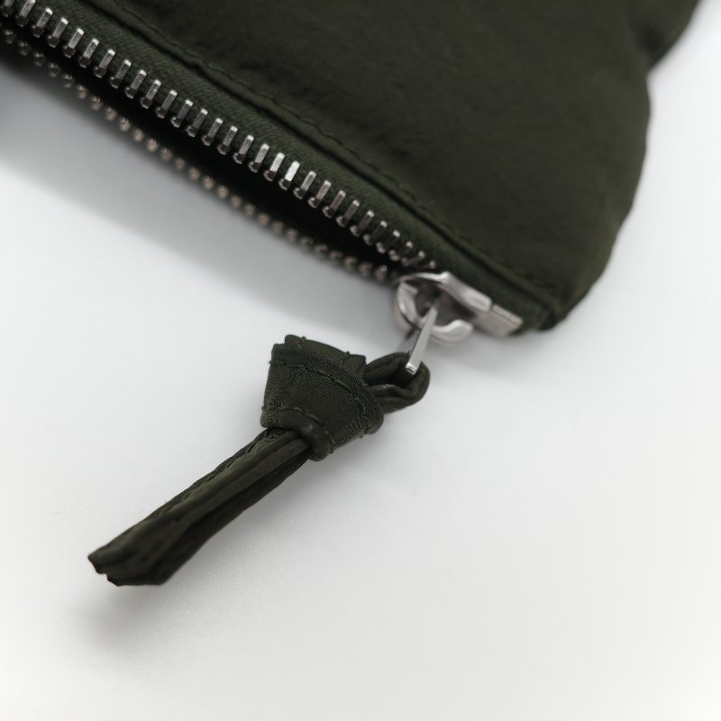 Bottega Veneta 寶緹嘉 Padded Tech Cassette 卡其綠色 填充尼龍 2x4 八格 Intrecciato 編織斜背卡帶包-21