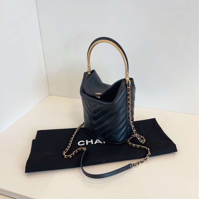 ✨Chanel  稀有漢堡系列 V紋水桶包 98新🖤-6