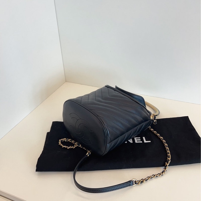 ✨Chanel  稀有漢堡系列 V紋水桶包 98新🖤-9