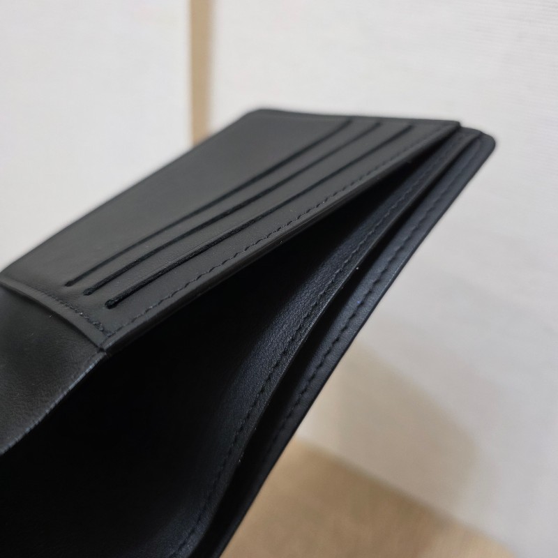 [甜價出品項🥰專櫃五折以下] LV黑牛皮壓紋Multiple對開短夾-14