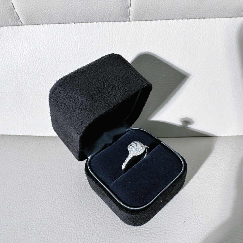 Tiffany蒂芙尼 SOLESTE系列 Pt950群鑲鑽婚戒，50碼，主鑽0.36 克拉-2