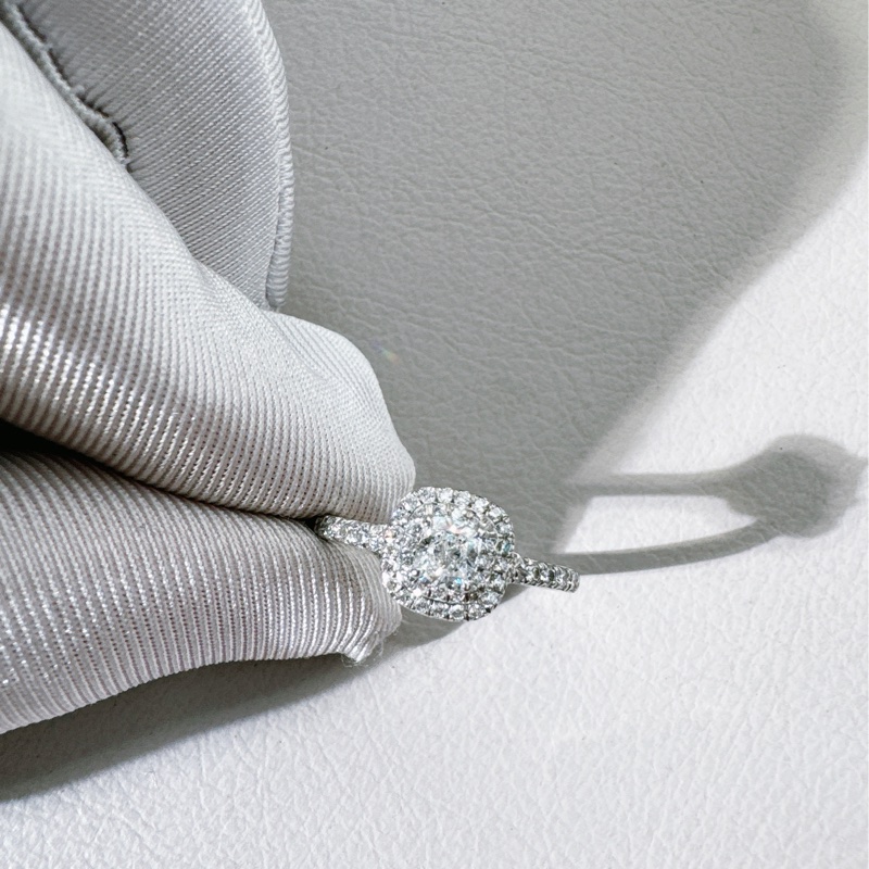 Tiffany蒂芙尼 SOLESTE系列 Pt950群鑲鑽婚戒，50碼，主鑽0.36 克拉-4