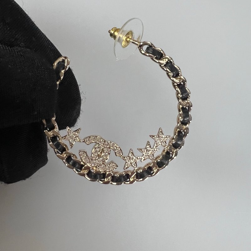 CHANEL B23/C 月牙皮穿鍊耳環-1