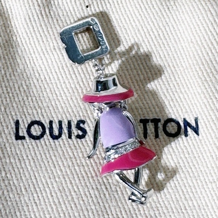 LV 路易威登 Girl Charm 白金+琺瑯+鑽石 吊墜-1