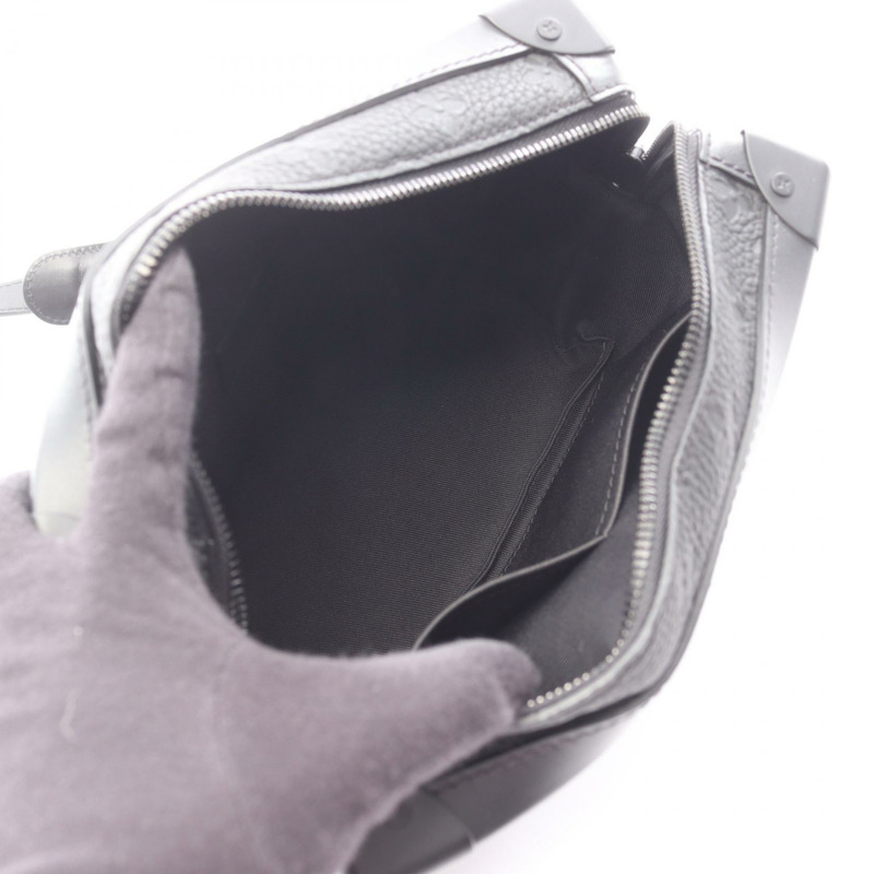 路易威登 Soft Trunk 肩挎包 M55700 Monogram Taurillon Noir-2