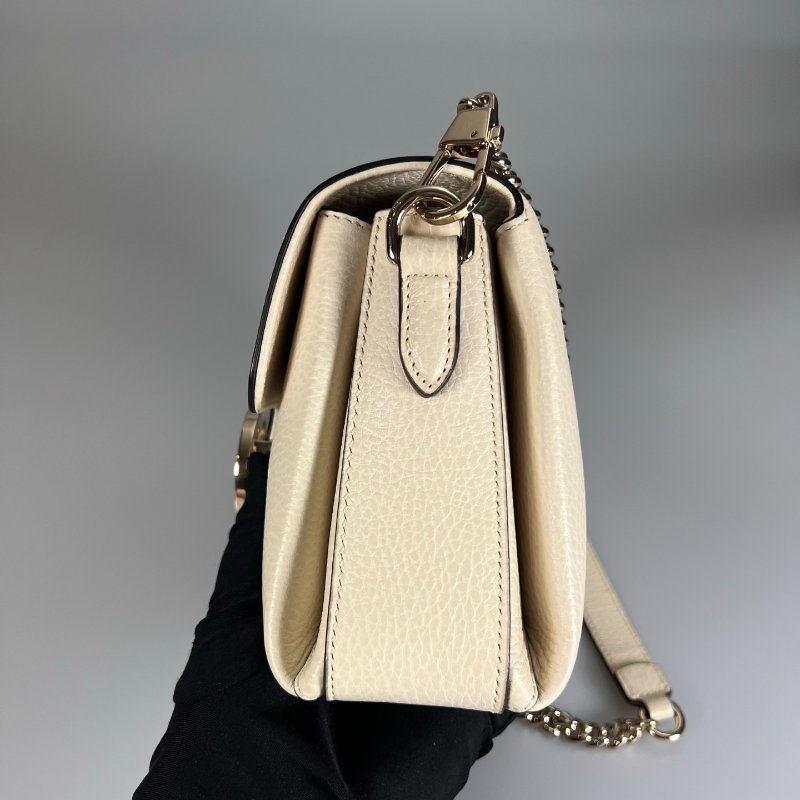 GUCCI 607720 白鐵牌三層肩背包-2