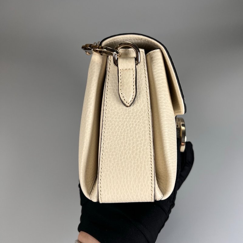 GUCCI 607720 白鐵牌三層肩背包-3