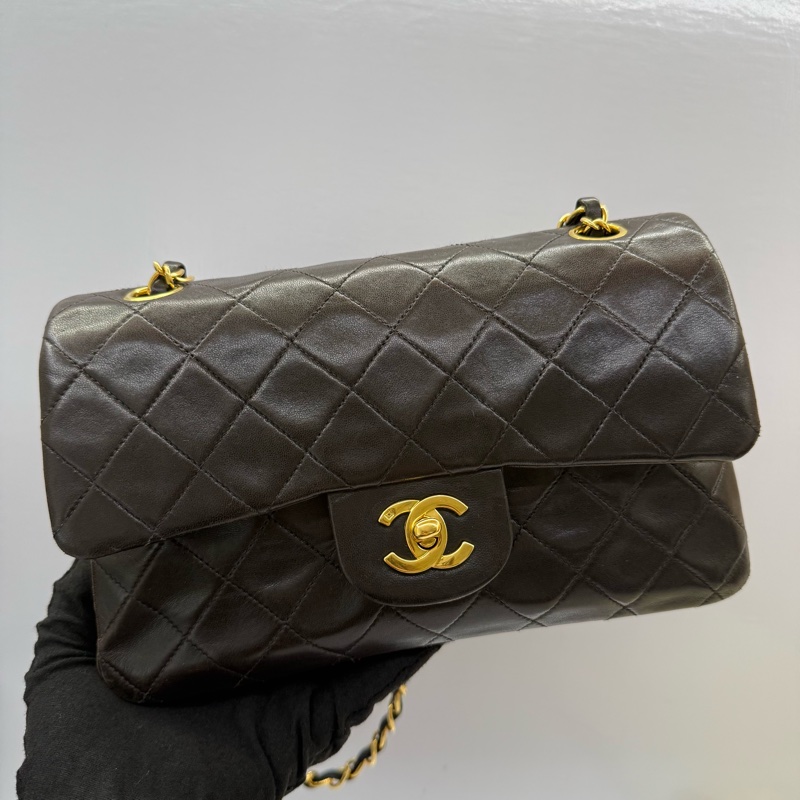 CHANEL 香奈兒 棕色菱格紋羊皮雙蓋肩背包23CM （雷標破損）-0