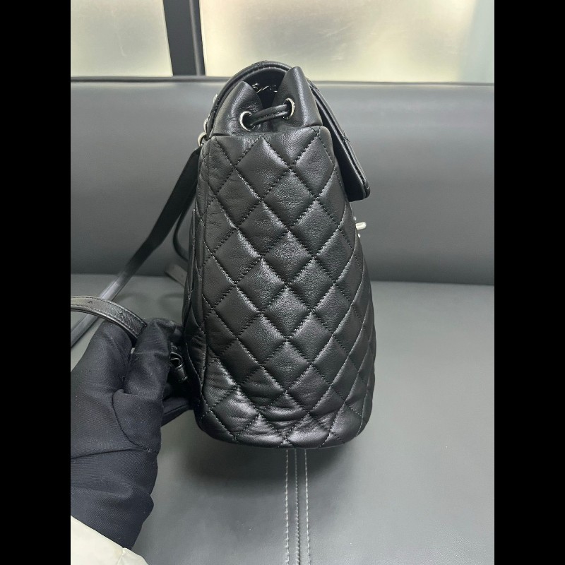 Chanel Backpack small
黑銀光面皮小號-3