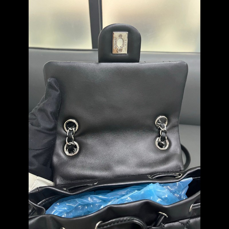 Chanel Backpack small
黑銀光面皮小號-12