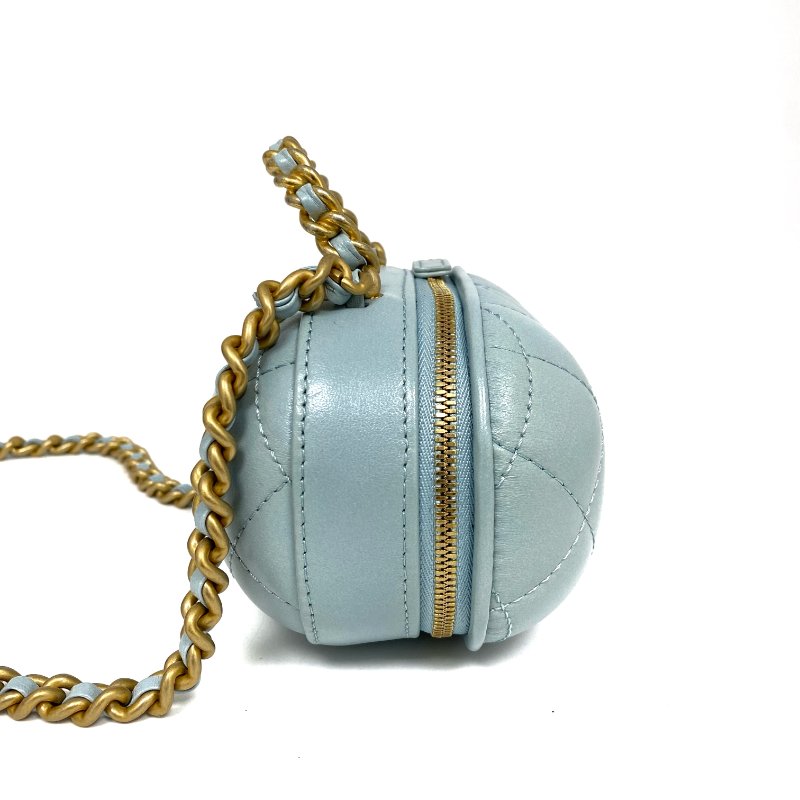 △ Chanel 香奈兒 Light Blue Lambskin Gold Tone Metal Bubble Vanity Case No.31 AP2699 淺藍色小羊皮金色金屬鎖鏈化妝箱No.31 - 267002559-4