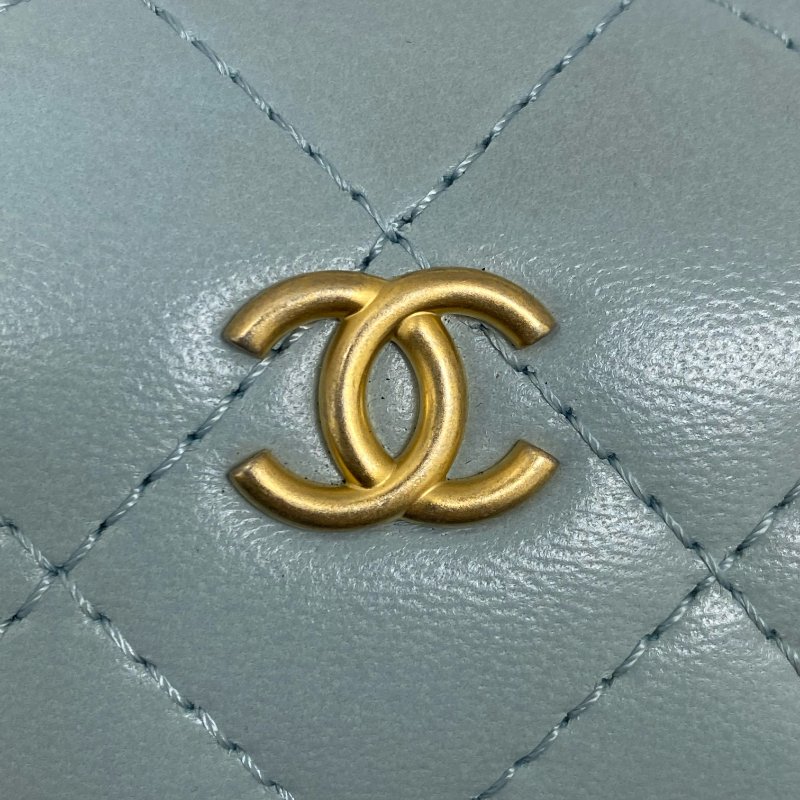 △ Chanel 香奈兒 Light Blue Lambskin Gold Tone Metal Bubble Vanity Case No.31 AP2699 淺藍色小羊皮金色金屬鎖鏈化妝箱No.31 - 267002559-13