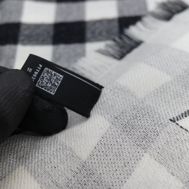 Chanel 香奈兒經典 白底雙色格紋 羊絨 提花 針織圍巾-8