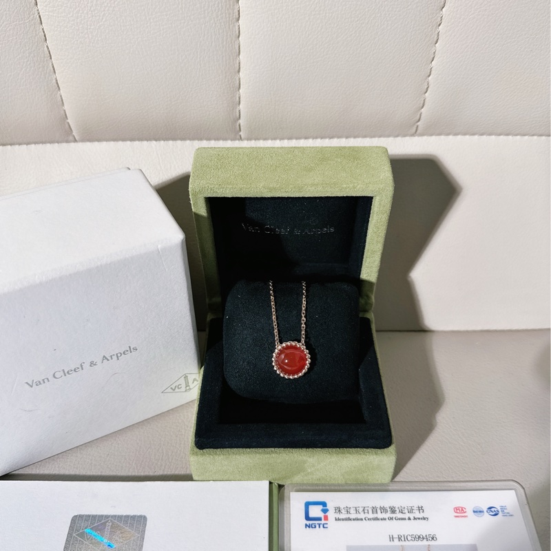 VCA梵克雅寶Perlée couleurs系列18K玫瑰金紅玉髓項鍊-1