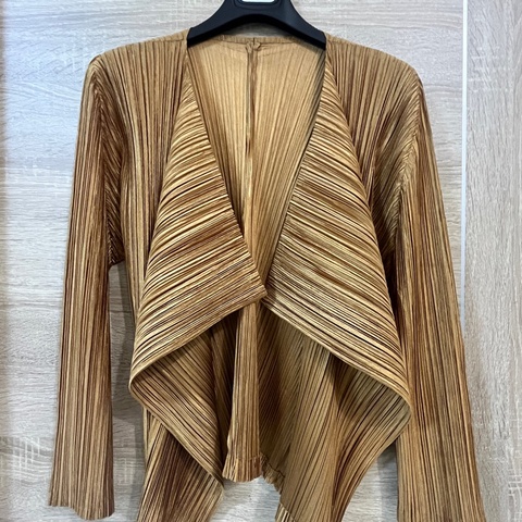 三宅一生 ISSEY MIYAKE Pleats Please 經典開襟外套 尺寸 3｜二手九成新