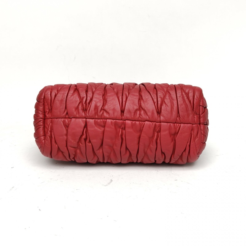 MIUMIU 紅色羊皮金扣褶皺麻花肩帶單肩包腋下hobo-3