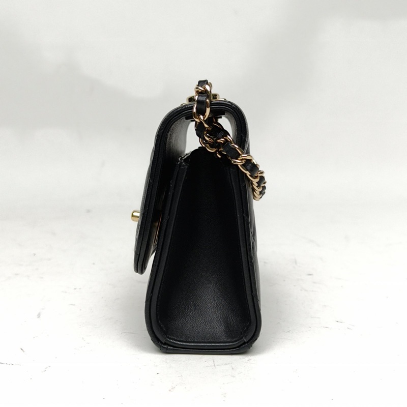 CHANEL TrendyCC口蓋包方版11cm黑色羊皮31開金扣-1