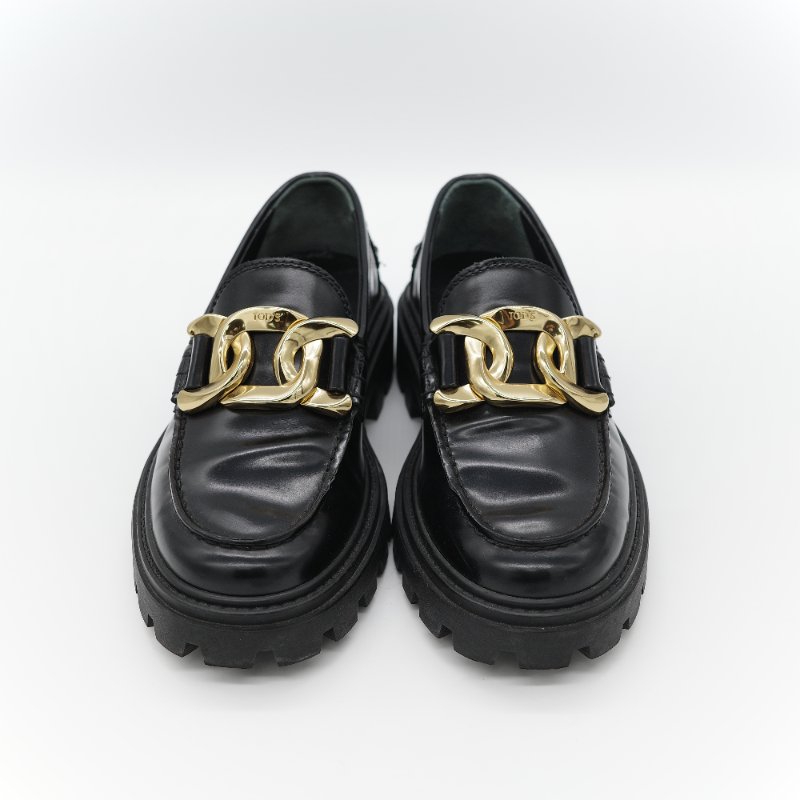 Tod’s 托德斯 Kate 經典黑色 拋光小牛皮 金屬鏈條扣飾 增高厚底樂福鞋-1