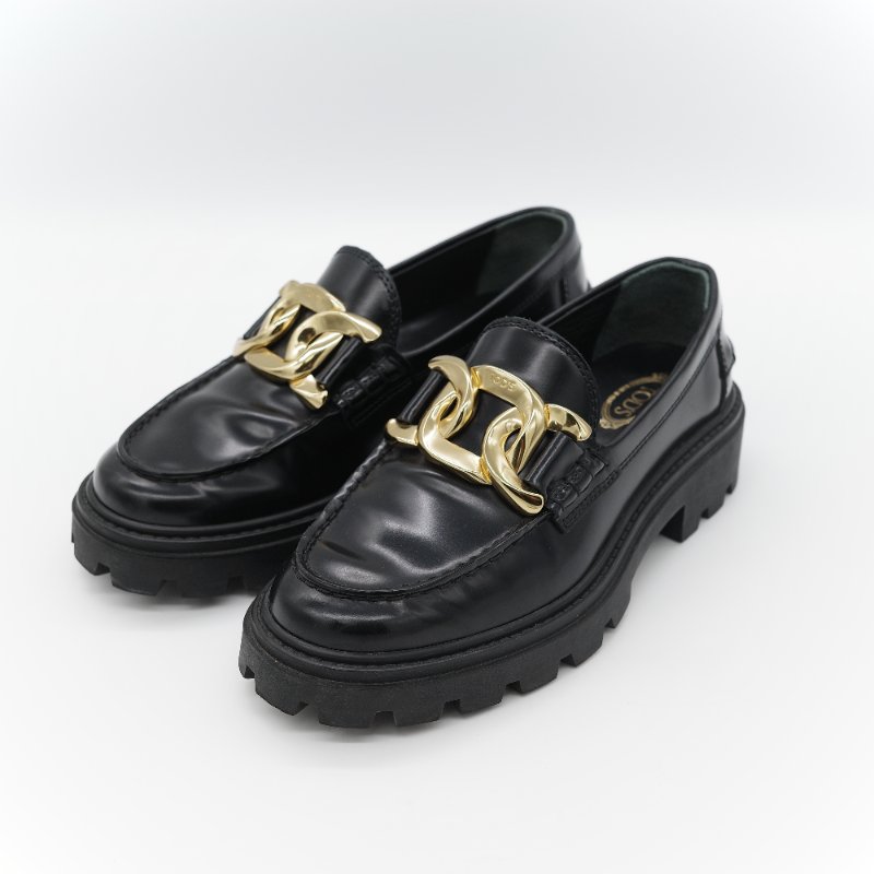 Tod’s 托德斯 Kate 經典黑色 拋光小牛皮 金屬鏈條扣飾 增高厚底樂福鞋-2