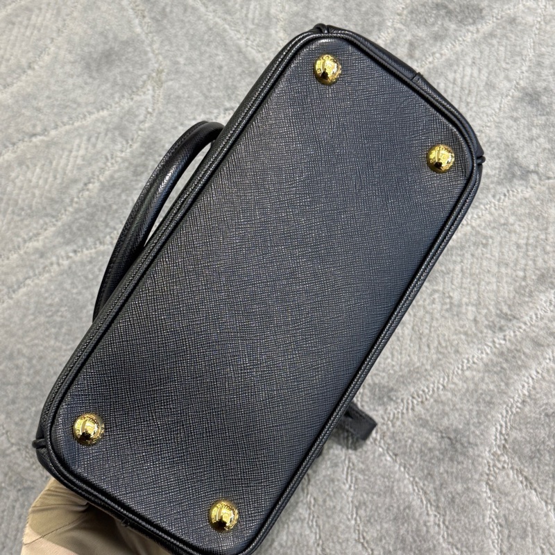 Prada殺手包黑金色，新款小號底長25cm，附件：肩帶、-5