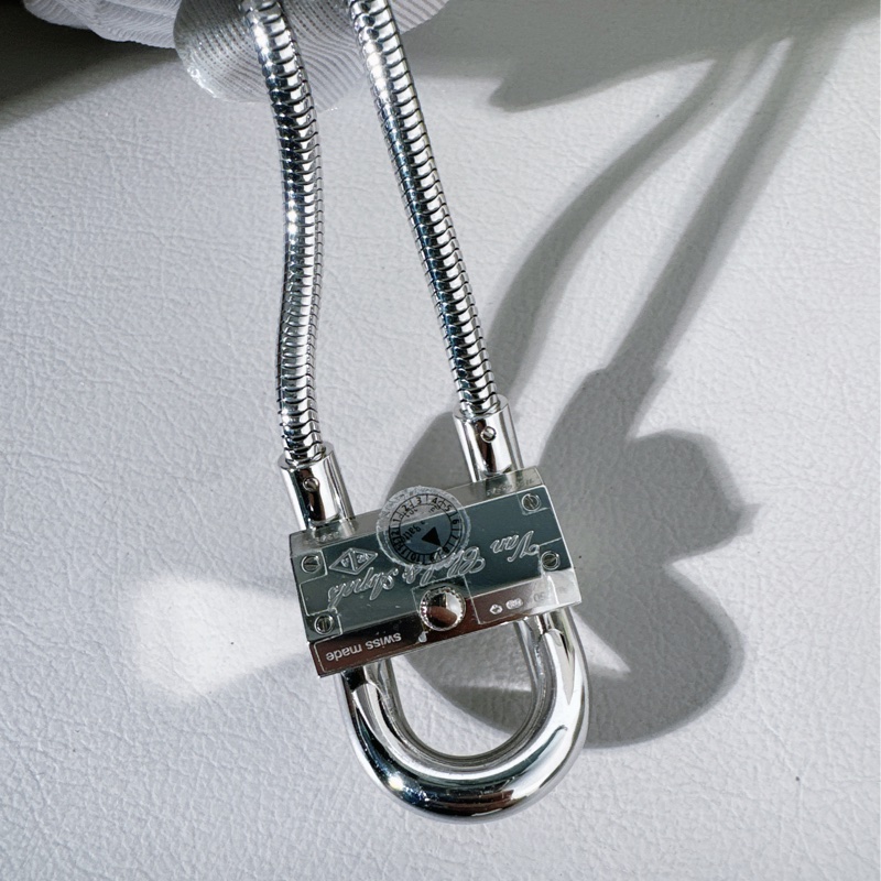 VCA 梵克雅寶 Cadenas系列 白金鑲鑽石英腕表-5