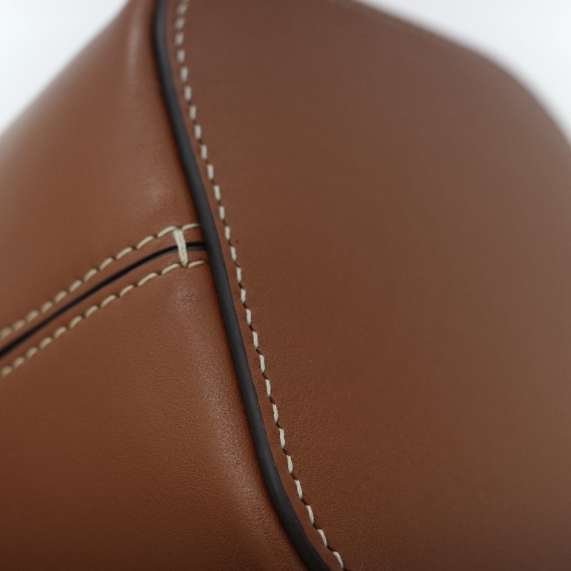 Celine 思琳 Cuir Triomphe 經典焦糖色 棕色 平滑小牛皮 浮雕凱旋門標誌 小號方型硬箱包-8