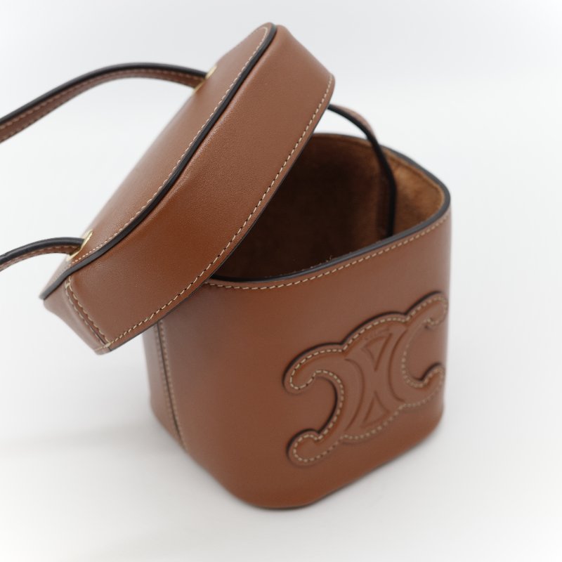 Celine 思琳 Cuir Triomphe 經典焦糖色 棕色 平滑小牛皮 浮雕凱旋門標誌 小號方型硬箱包-17