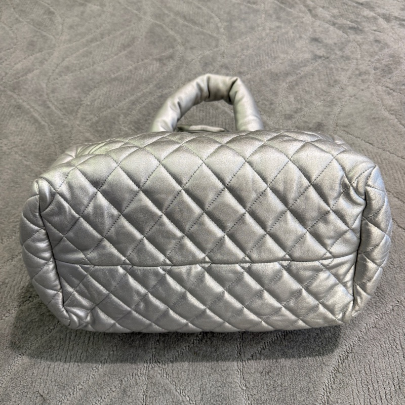 CHANEL香奈兒Coco Cocoon全皮雙C羽絨保齡球包，超級能裝，鐳射清晰！-4