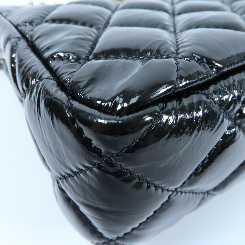 CHANEL 漆皮皮革Wavy CC Hobo金扣鏈帶肩背袋-6