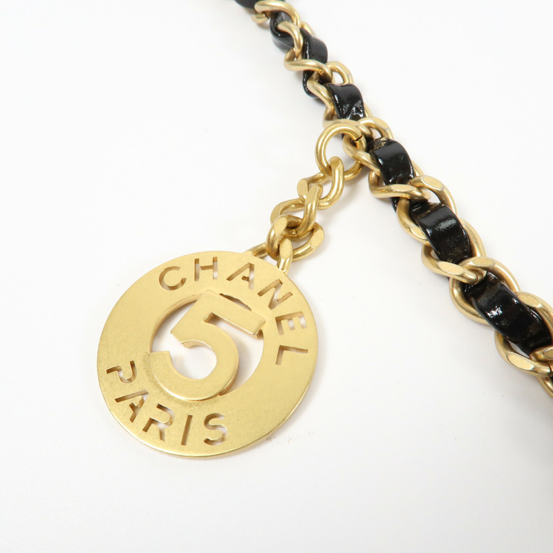 CHANEL 漆皮皮革Wavy CC Hobo金扣鏈帶肩背袋-9