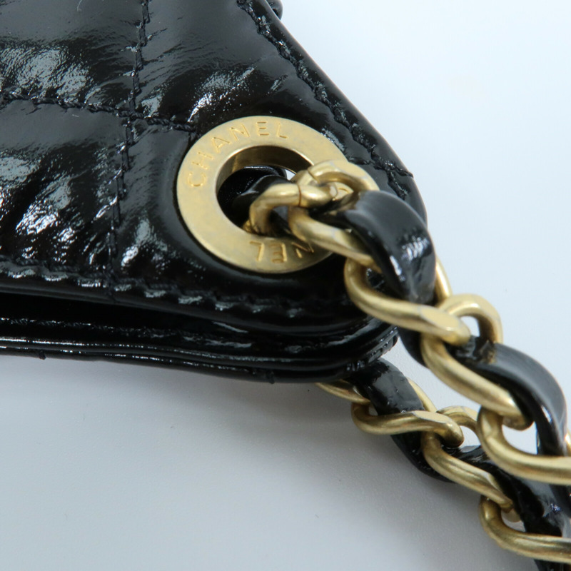 CHANEL 漆皮皮革Wavy CC Hobo金扣鏈帶肩背袋-10