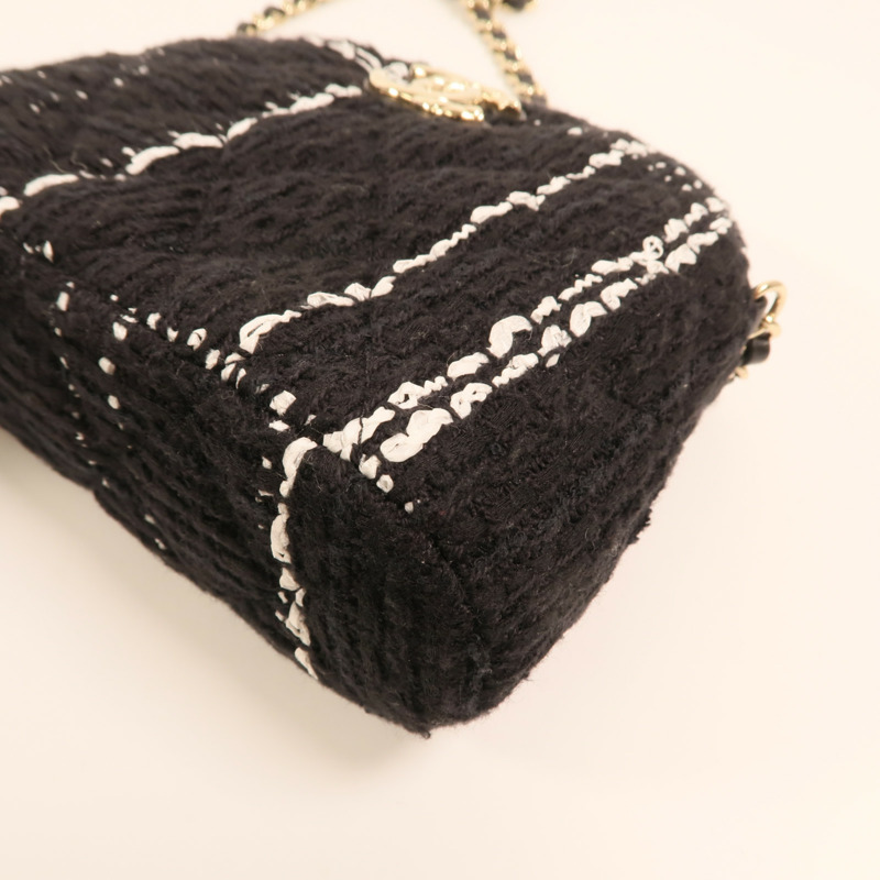 CHANEL 粗花呢Mini Clutch With Chain Bag金扣鏈帶肩背袋-9