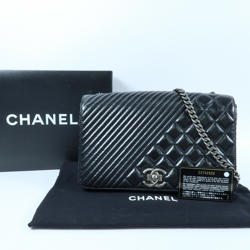 CHANEL 牛皮皮革Coco Boy Flap Bag鏈帶肩背袋-14